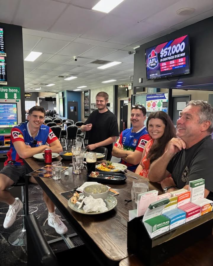 Featured image for “NRL Knights Fans at Hamilton North Bowls”